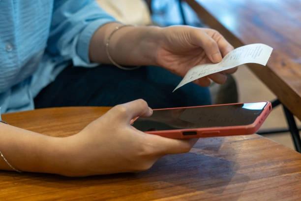 Mau Ambil Pinjol Tapi Gaji Kamu di Bawah Rp3 Juta? Mundur WIR!