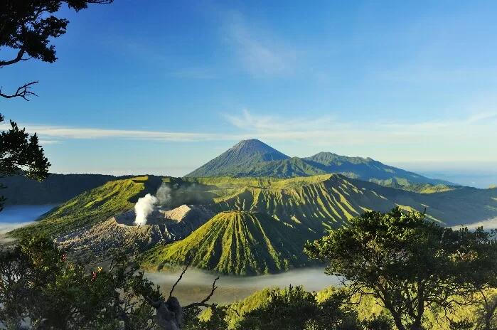 10 Rekomendasi Tempat Coolcations di Indonesia
