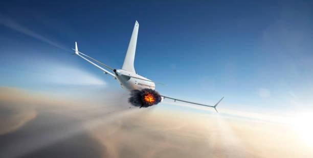 Pesawat Jatuh di Atap Gedung Komersial di California, 11 Orang Terluka!