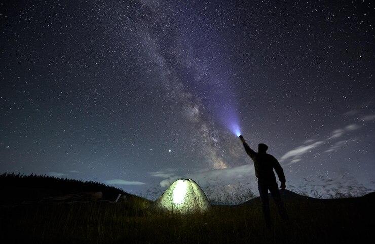 Star Bathing, Tren Wisata Baru untuk Pengalaman Healing yang Mendalam