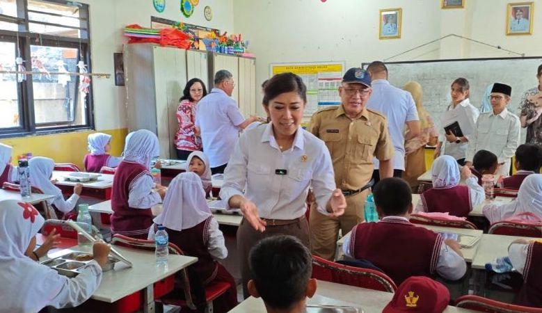 Meutya Hafid Sebut UMKM Dilibatkan dalam Penyiapan Makan Bergizi Gratis
