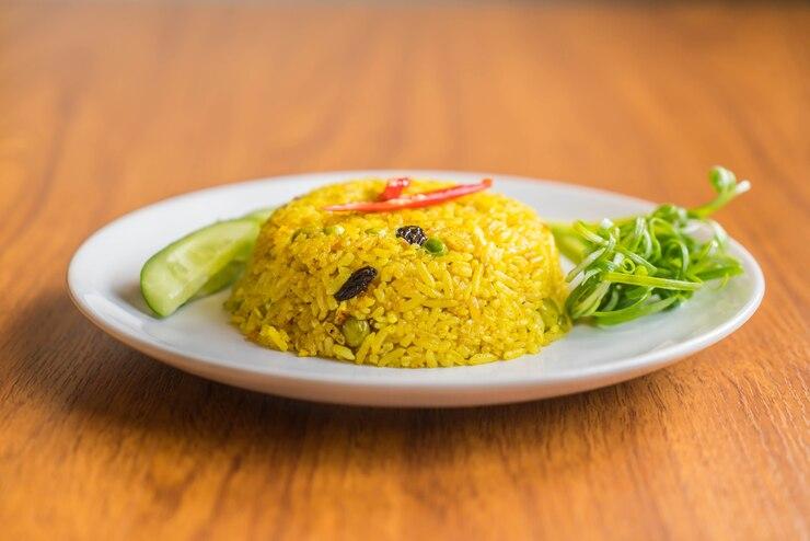 13 Lauk Pelengkap Nasi Kuning yang Lezat dan Gurih