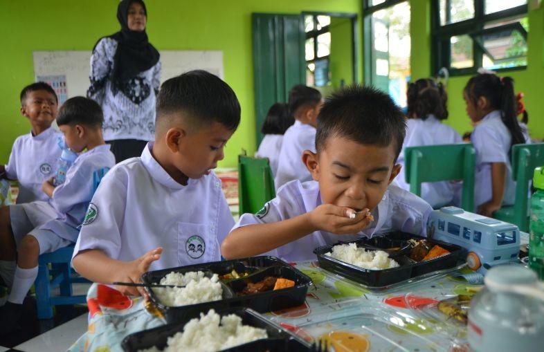 KPAI Pastikan Program Makan Bergizi Gratis Berdampak Ekonomi dan Sosial