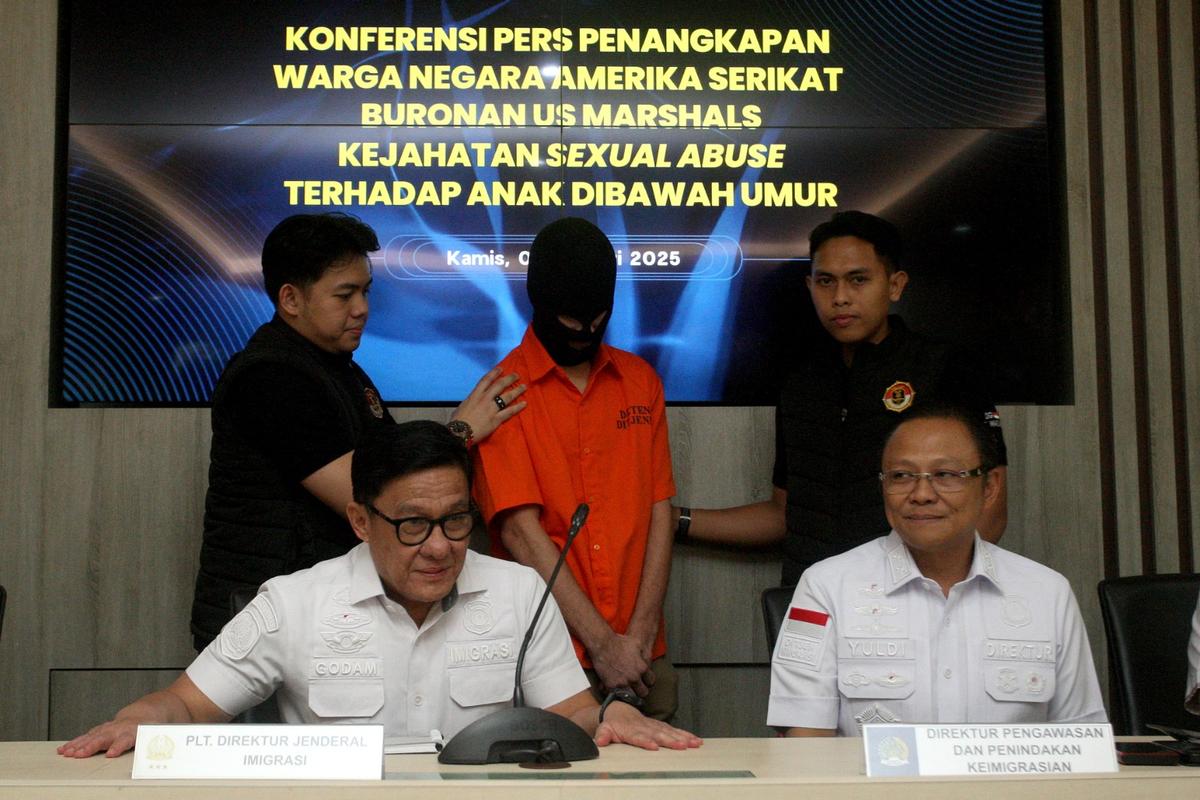 PENAHANAN WN AMERIKA SERIKAT