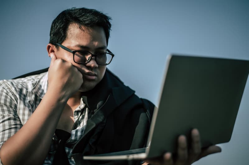 Apa yang Harus Dilakukan saat Laptop Terkena Hujan?