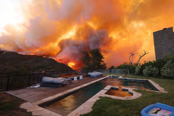 Kebakaran Besar di Los Angeles, Asap Tebal Selimuti Langit California Selatan