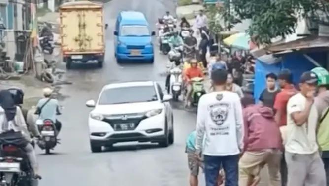Ini Kronologi 2 Pemotor Luka Tersangkut Kabel Menjuntai di Cibinong