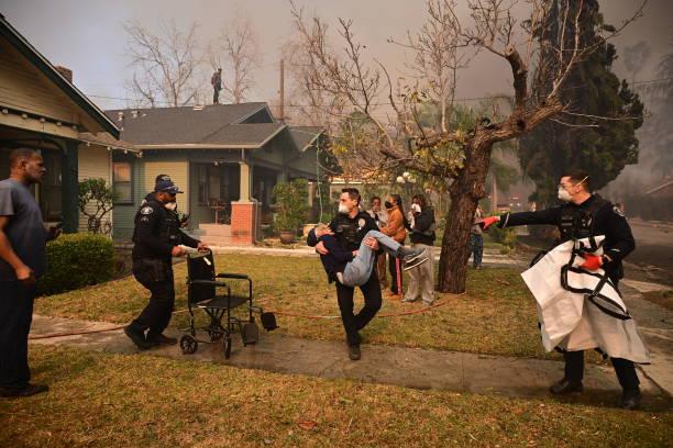 Polisi Los Angeles Ringkus 20 Orang Pelaku Pencurian saat Evakuasi Kebakaran Besar