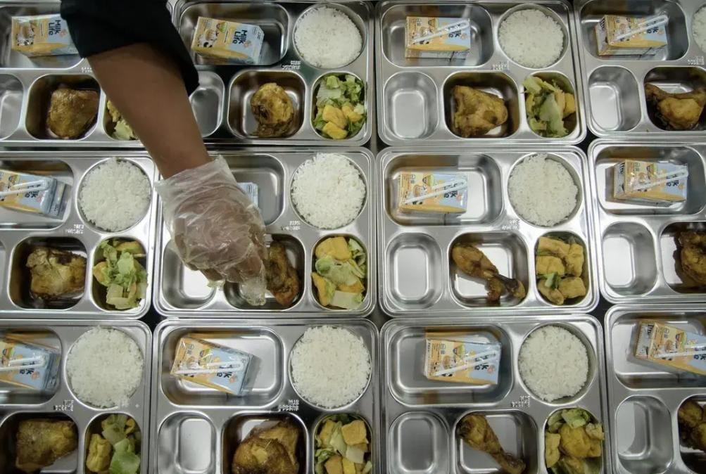 BGN Imbau Sekolah Hentikan Pungutan Biaya untuk Wadah Program Makan Bergizi Gratis