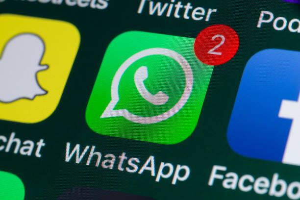 Mark Zuckerberg : Chat WhatsApp Bisa Dibaca CIA