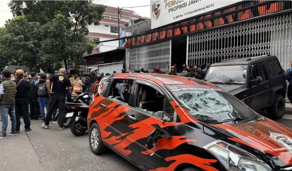 Ormas GRIB Serang Markas PP di Bandung, Kendaraan Dirusak