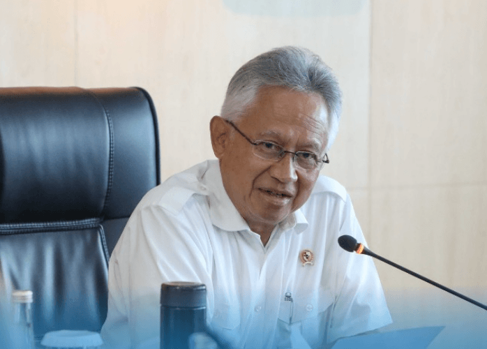 Panas di Kemendiktisaintek! Menteri Satryo Diteriaki "Turun", Spanduk Kecaman dan Papan Bunga Jadi Sorotan