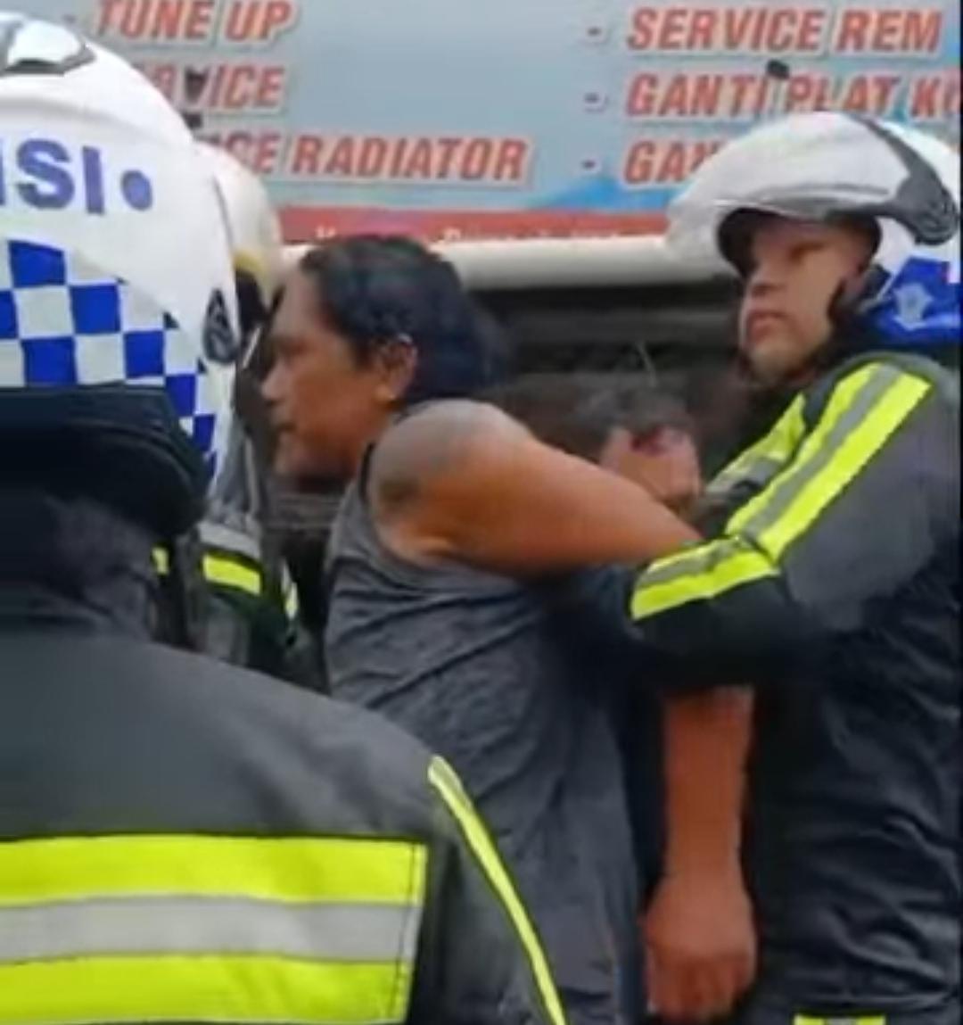 Viral Pria Ngaku Anggota Todongkan Pistol Usai Tabrak 3 Motor di Puncak Bogor