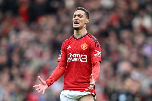 Tanggapi Kepindahan Antony, Rio Ferdinand: Buang Saja!