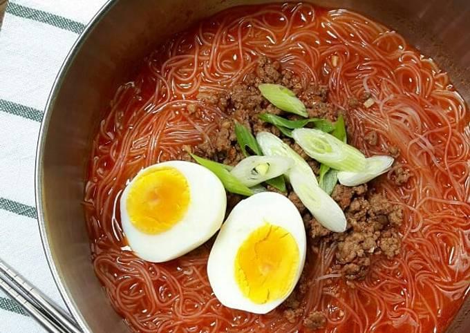 Cocok Dinikmati di Cuaca Dingin, Ini Resep Bihun Kuah Pedas