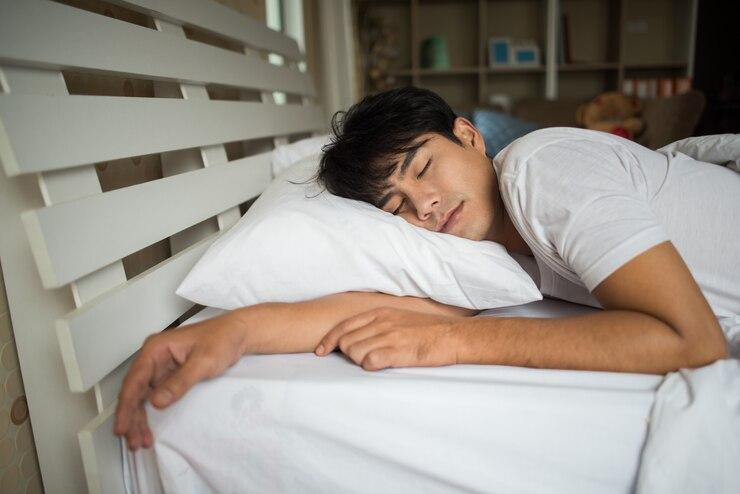 3 Langkah untuk Menenangkan Pikiran Sebelum Tidur