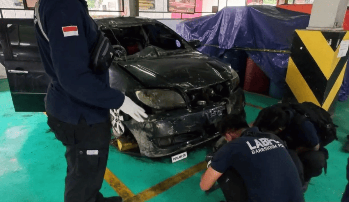 Mobil Pensiunan Brigjen TNI Ternyata Melaju Tanpa 1 Ban dari Gunung Sahari