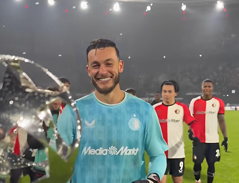 Justin Bijlow Jadi Bintang, Feyenoord Tundukkan Bayern 3-0 di De Kuip