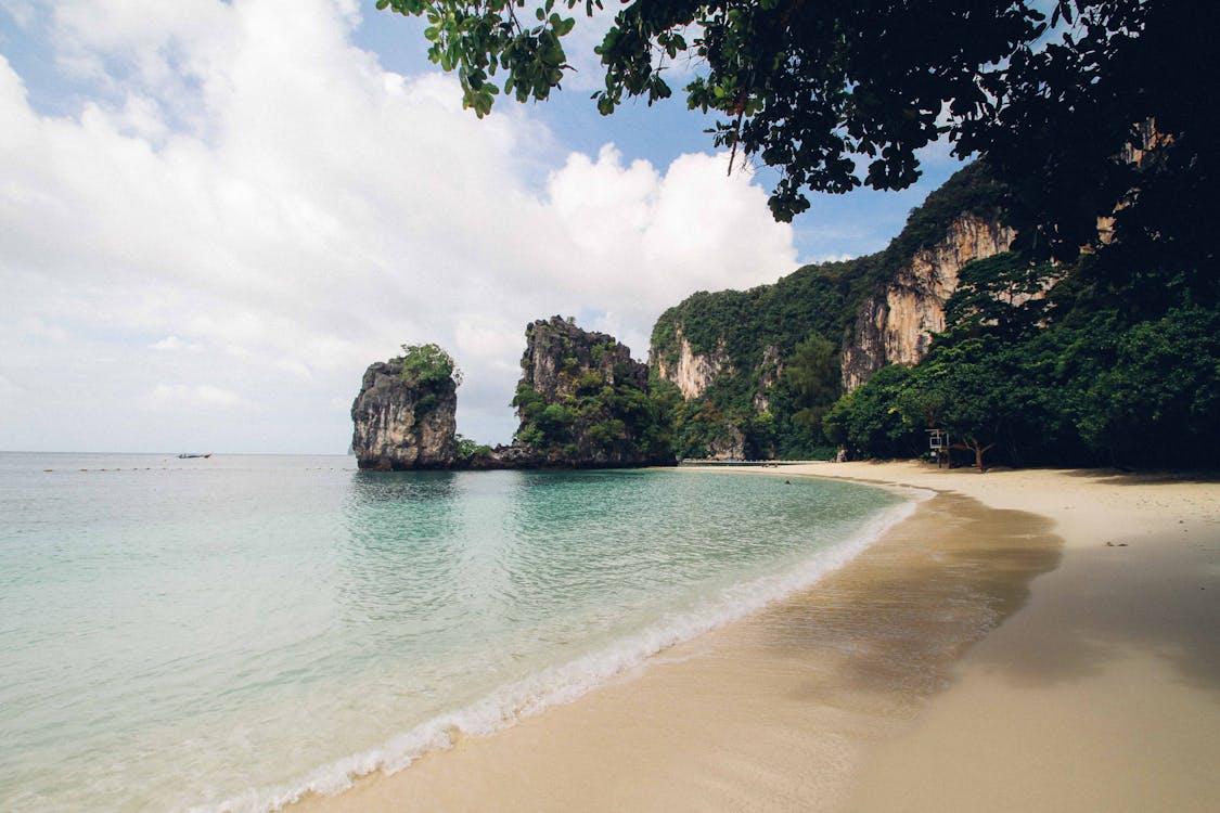 10 Pantai Terindah di Thailand yang Wajib Dikunjungi