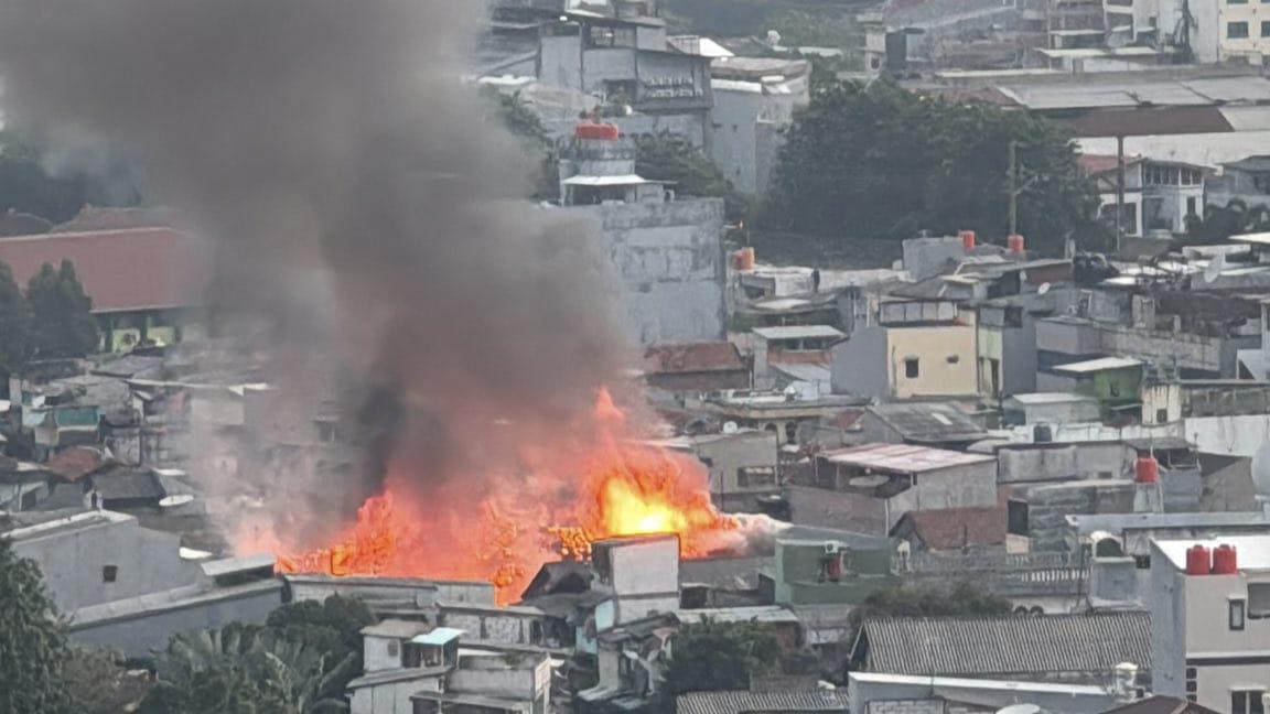 Kebakaran di Mangga Besar Jakpus Diduga Akibat Korsleting Listrik, 15 Rumah Hangus