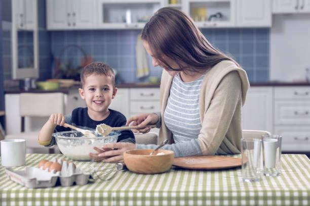 Dalam Rangka Hari Gizi Nasional, Dokter Ajak Orang Tua Libatkan Anak saat Siapkan Makan