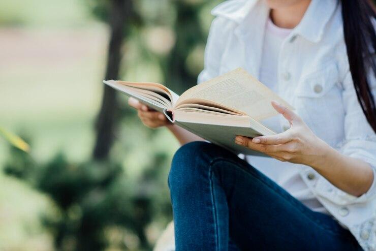 Kenali 5 Manfaat Membaca Buku untuk Kesehatan Mental yang Perlu Kamu Tahu