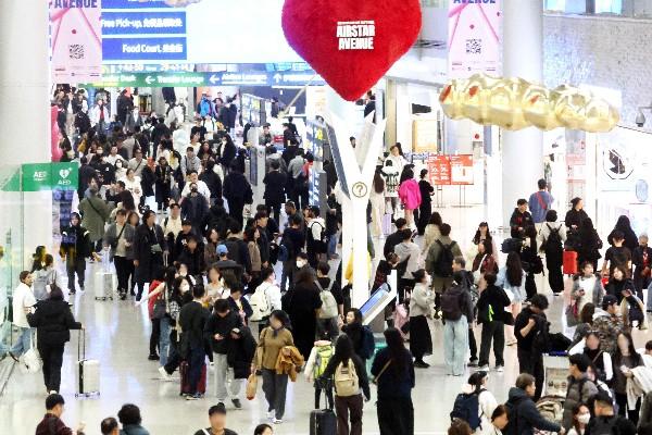 Hiruk Pikuk Imlek: Lebih dari 2 Juta Pelancong Padati Bandara Incheon