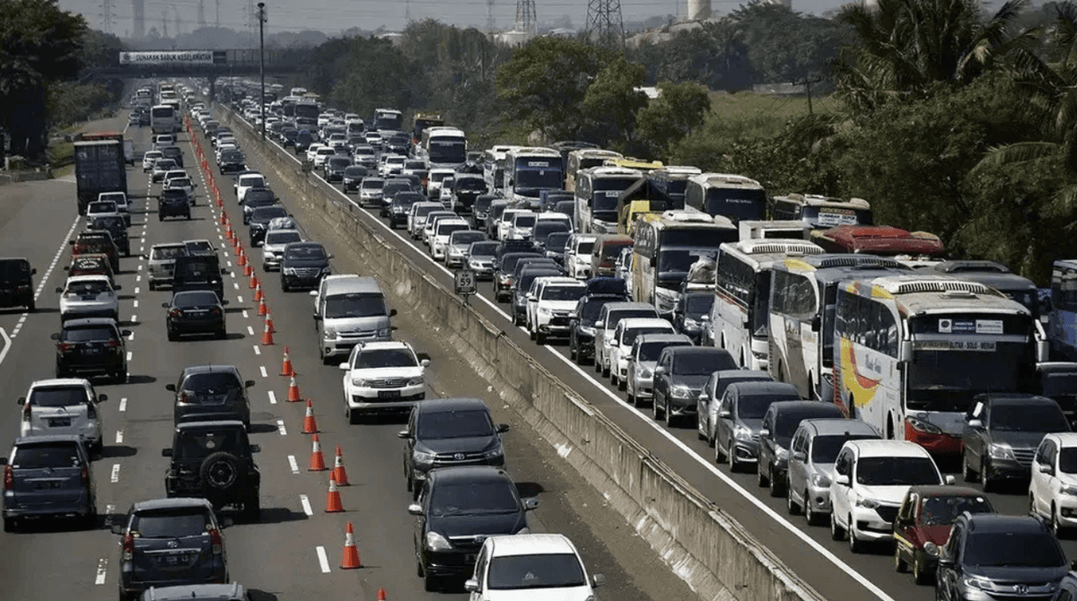 Antisipasi Kemacetan, Polisi Berlakukan One Way Puncak Bogor Arah Jakarta