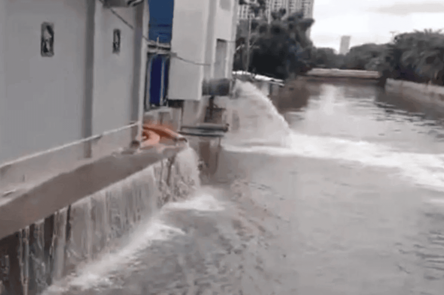 Pemkot Jakut Optimalkan Pompa Stationer untuk Atasi Banjir di Kelapa Gading