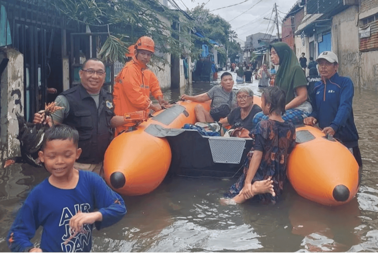 Sudin SDA Jakbar Optimalkan Pompa untuk Atasi Banjir