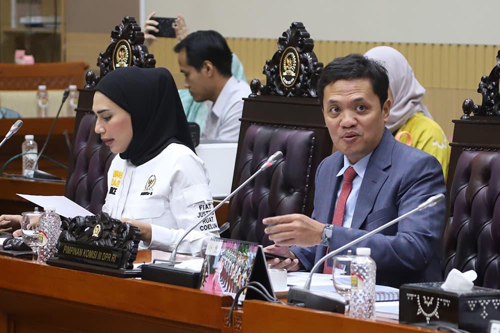 Ketua Komisi III Memimpin Rapat Audiensi Dengan Keluarga Rahmad Vaisandri