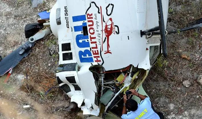 Tragedi Udara di Bandara Ronald Reagan: Pesawat dan Helikopter Black Hawk Tabrakan, Operasi Penyelamatan Dilakukan