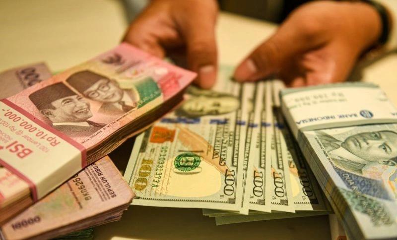 Ancaman Kebijakan Tarif Trump Paksa Nilai Tukar Rupiah Meringis