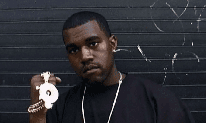 Gunakan Pakaian Nyeleneh, Kanye West dan Bianca diduga diusir di Grammy