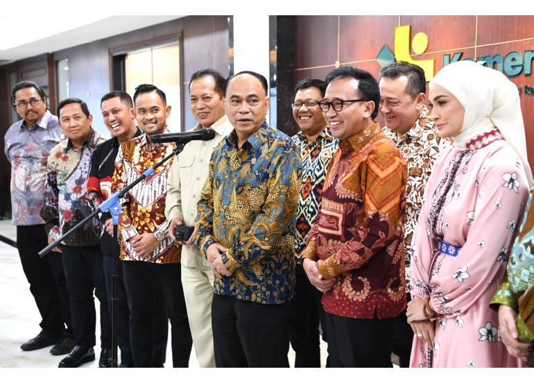 Terima Audiensi Dekopin, Menkop Komitmen Majukan Koperasi Indonesia