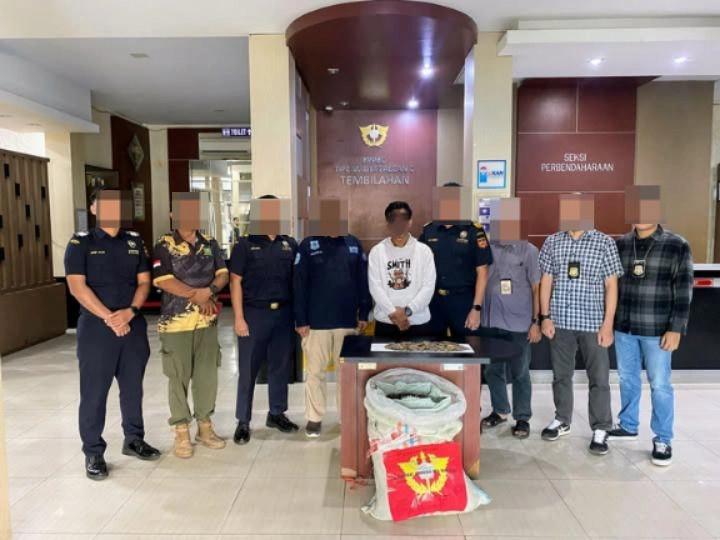 Bea Cukai Tembilahan Gagalkan Pengiriman 30 Kg Sisik Tenggiling di Perairan Sapat