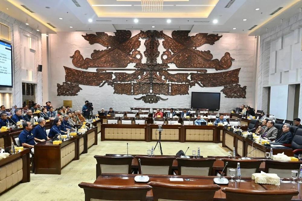 Bahas Coretax Bersama Komisi XI DPR, Dirjen Pajak Minta Rapat Tertutup