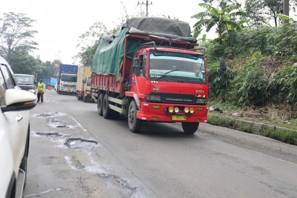Menteri PU Perintahkan Evaluasi Menyeluruh Seluruh Ruas Jalan Nasional