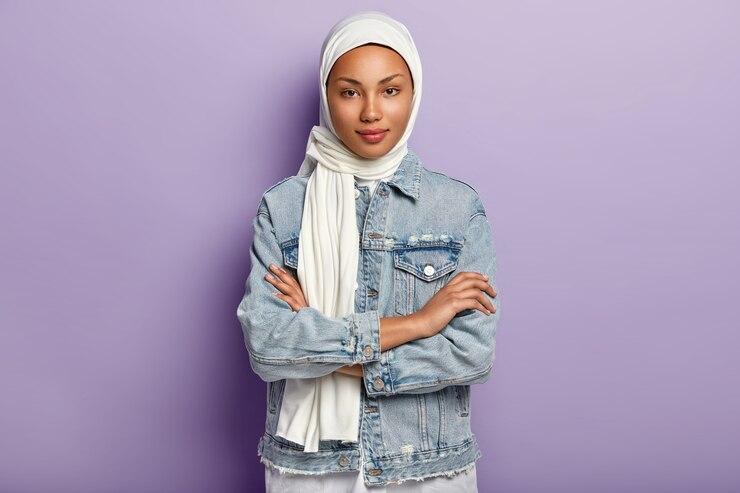 8 Cara Merawat Rambut Berhijab agar Tidak Mudah Rusak
