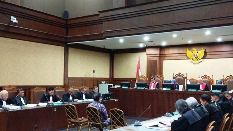 Zarof Ricar Suap Hakim Rp5 M Demi Bebaskan Ronald Tannur, Terima Rp915 M dan 51 Kg Emas