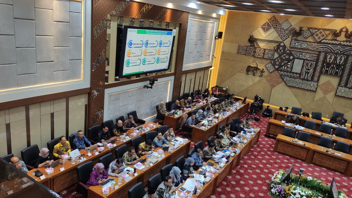 Komisi IX DPR Gelar Rapat Bahas Defisit DJS Kesehatan dan Implementasi KRIS
