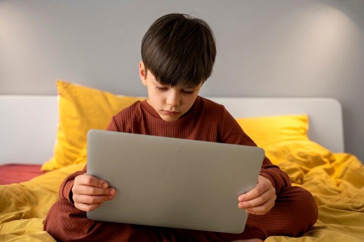 Simak! Ini Durasi Screen Time yang Dianjurkan bagi Anak Berdasarkan Usia
