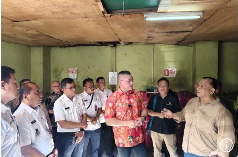 Pemkot Jakbar dan DPRD Jakarta Tinjau Pangkalan LPG 3 Kg di Kebon Jeruk