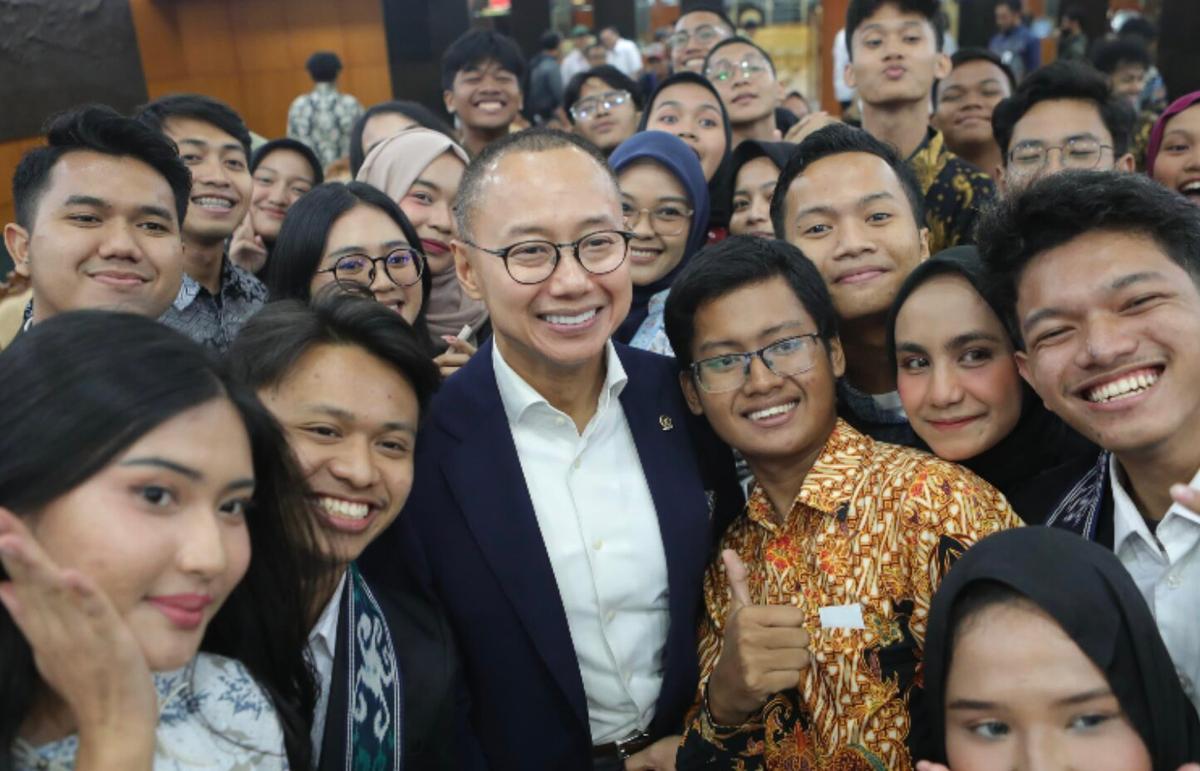 Gelar MPR Goes to Campus, Eddy Soeparno Akan Bicara Urgensi Energi Terbarukan di UGM hingga Undip