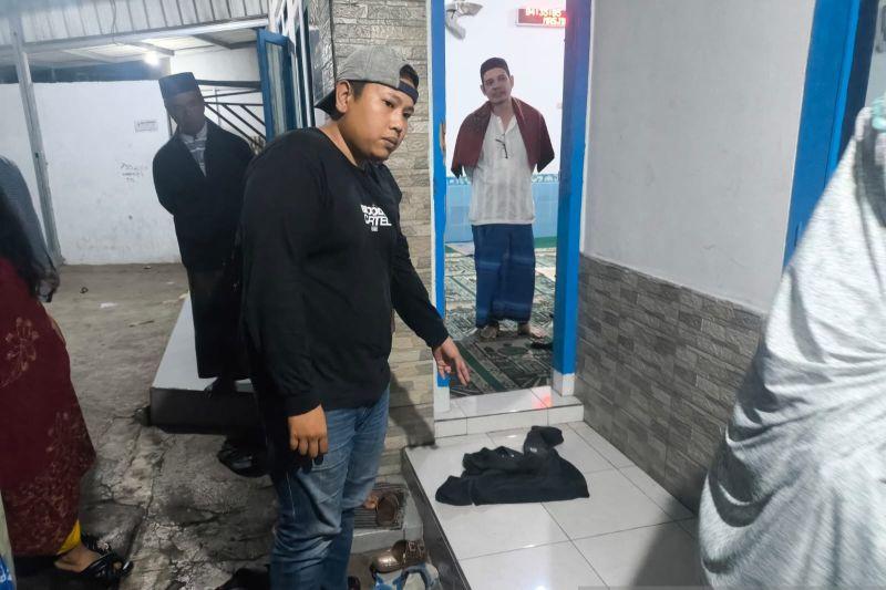 Marbot Temukan Bayi Baru Lahir di Teras Masjid Sukabumi, Ada Suara Tangisan
