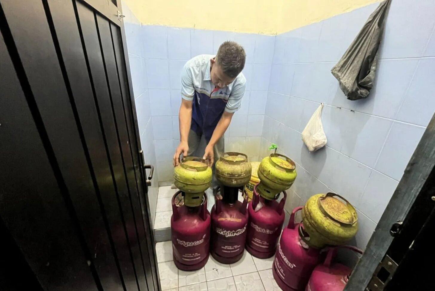 Polda Metro Jaya Ungkap Sindikat Pengoplosan LPG 3 Kg ke 50 Kg