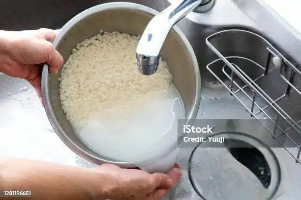Ini Manfaat Air Cucian Beras untuk Kecantikan