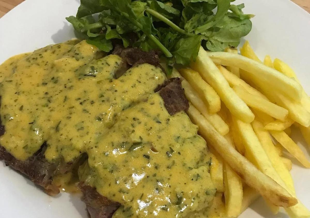Steak Cafe de Paris, Disajikan dengan Mentega Berempah. Begini Cara Membuatnya!