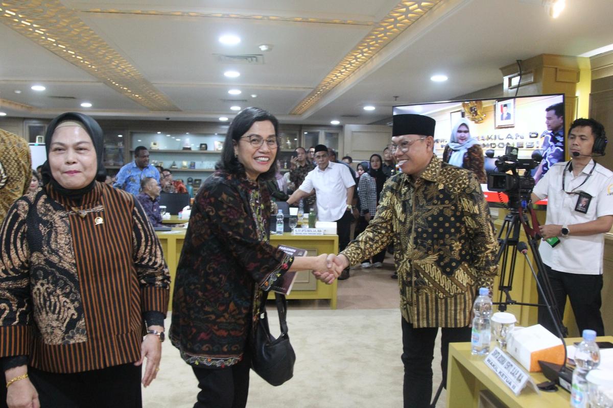 Komite IV DPD RI Gelar Rapat Kerja dengan Menteri Keuangan: Evaluasi Kinerja 2024 dan Strategi Fiskal 2025
