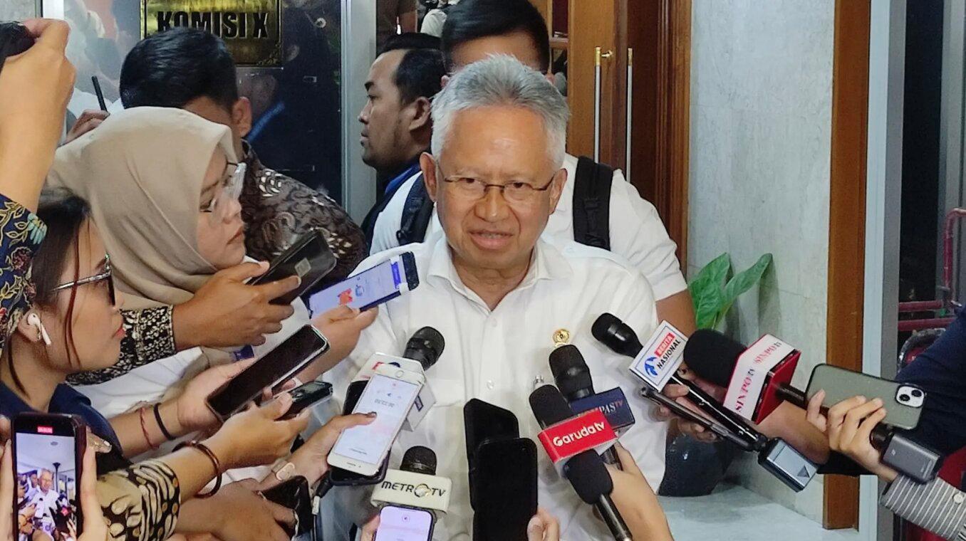 Mendikti Pastikan Efisiensi Anggaran Tidak Potong Dana KIP dan UKT Mahasiswa
